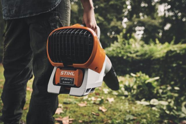 Stihl BGA250.0 Batteriblæser AP u/batteri/lader