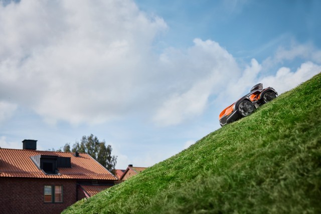 Husqvarna Automower® 535 AWD EPOS®