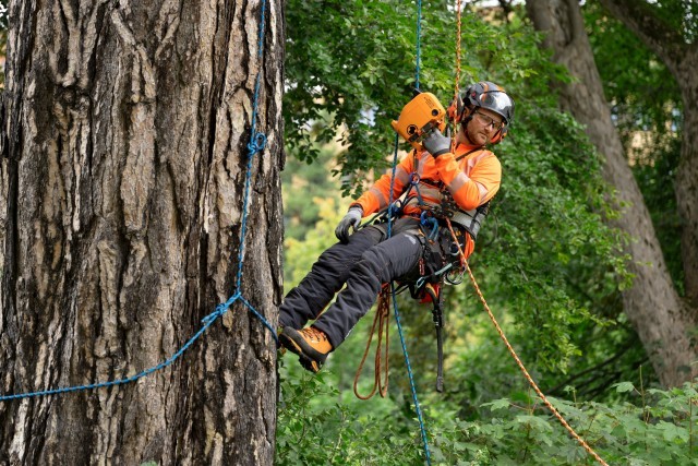 Husqvarna x Skylotec Power Ascender uden batteri og lader