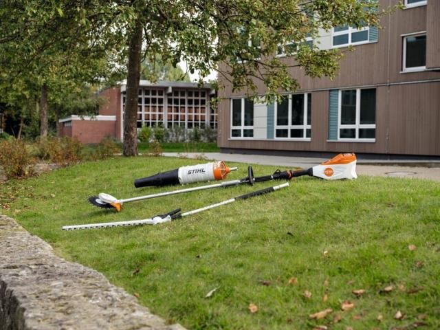 Stihl KMA135R Batteri kombimotor delebar m/loop AP