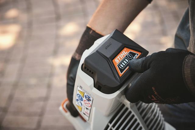 Stihl BGA57kpl. Batteriblæser m/AK20&AL101